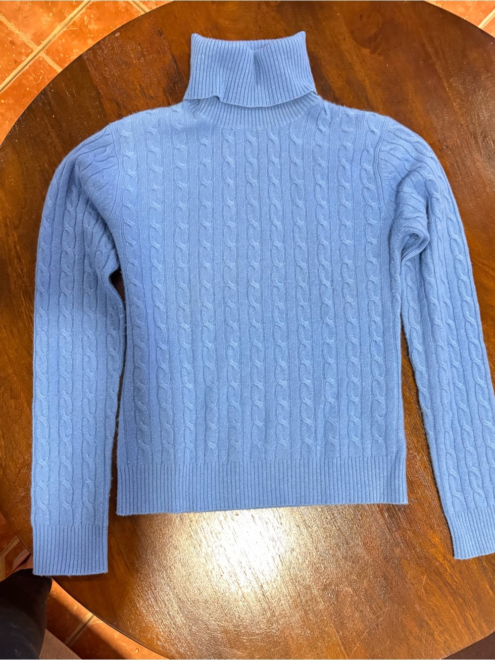 100% Cashemire Cable-Knit Turtleneck Sweater in Sky Blue